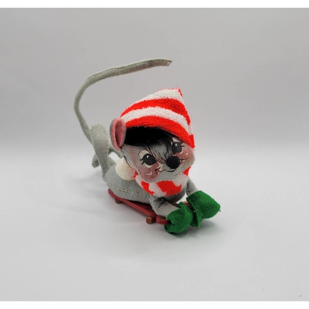 Vintage 1980 Annalee Sleding Christmas Mouse Felted Figurine Holiday Decor